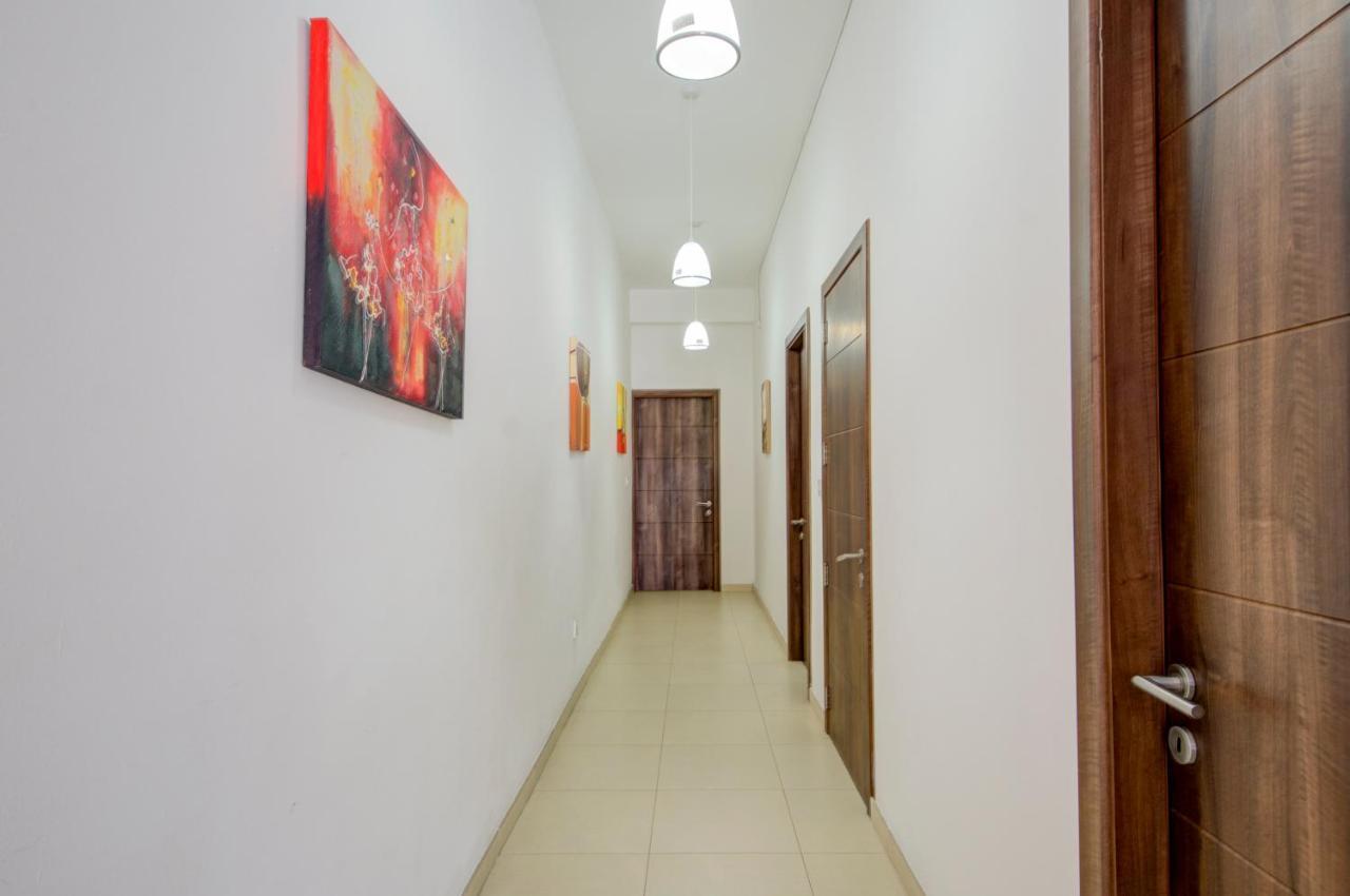 St Julians 2 Bedroom Apartment With Commanding Seaviews By Shortletsmalta سانت جوليان المظهر الخارجي الصورة