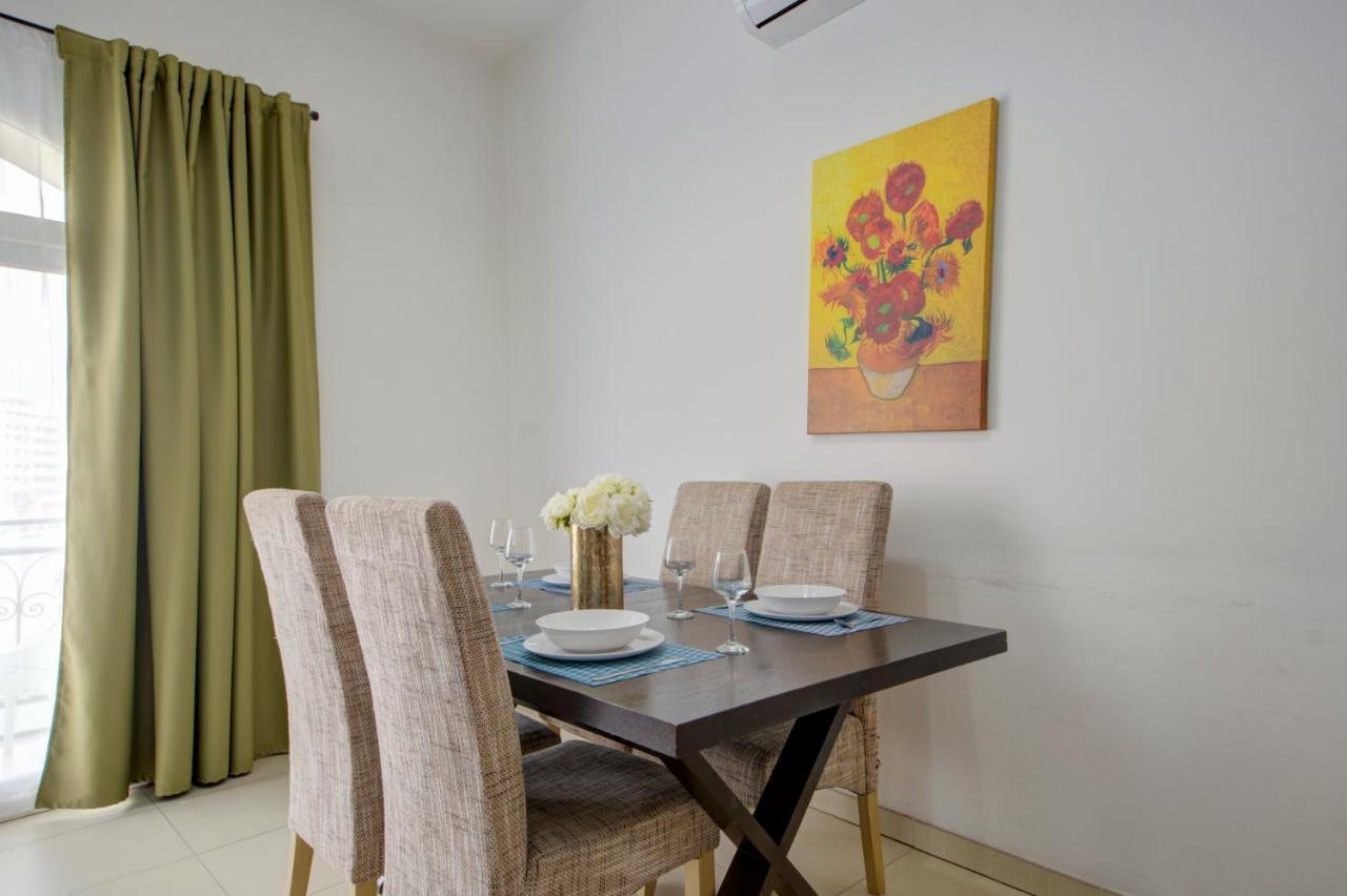 St Julians 2 Bedroom Apartment With Commanding Seaviews By Shortletsmalta سانت جوليان المظهر الخارجي الصورة